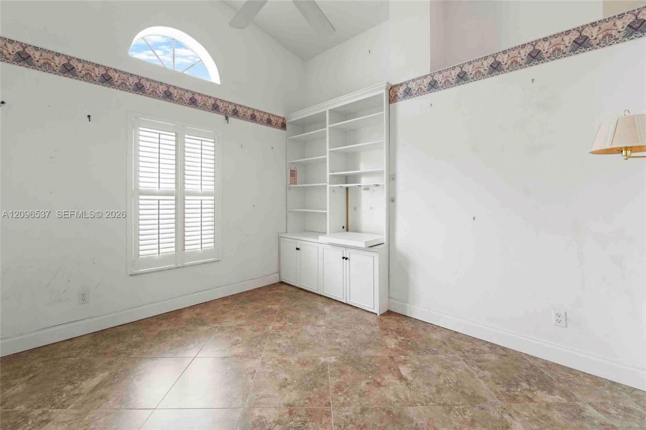 8033 San Vista Cir , Unit 12R, Naples, FL 34109 Photo
