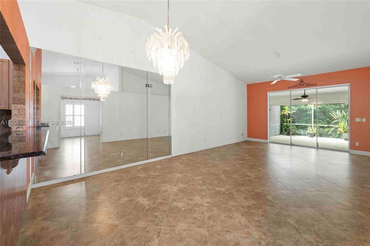 8033 San Vista Cir , Unit 12R, Naples, FL 34109 Photo