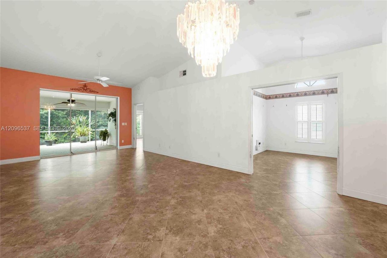 8033 San Vista Cir , Unit 12R, Naples, FL 34109 Photo