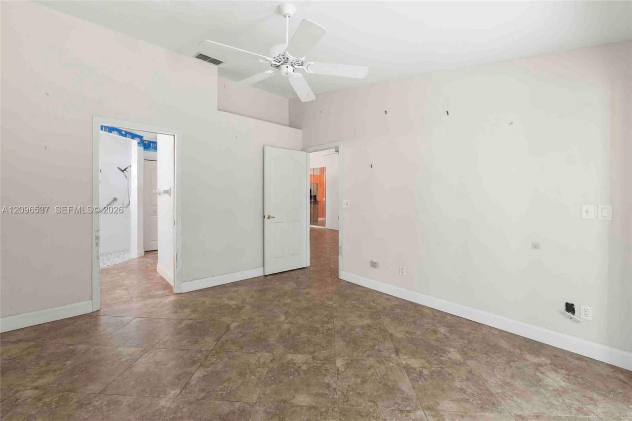 8033 San Vista Cir , Unit 12R, Naples, FL 34109 Photo