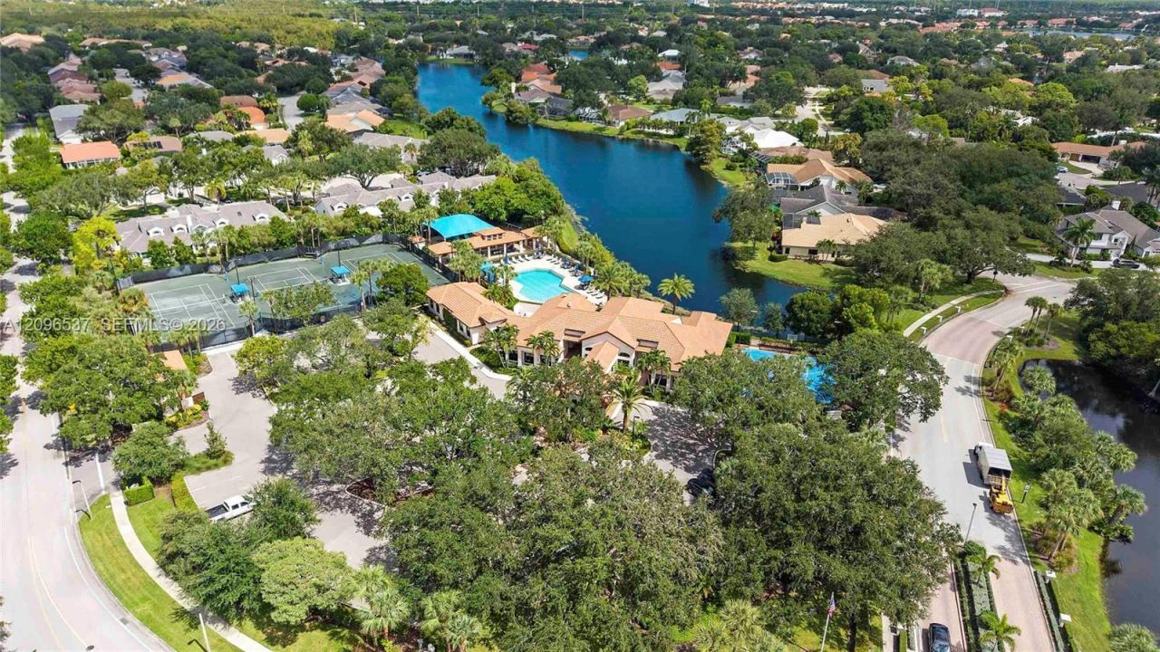 8033 San Vista Cir , Unit 12R, Naples, FL 34109 Photo