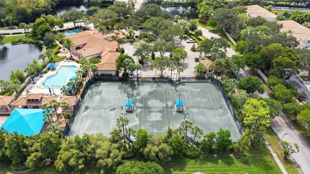 8033 San Vista Cir , Unit 12R, Naples, FL 34109 Photo
