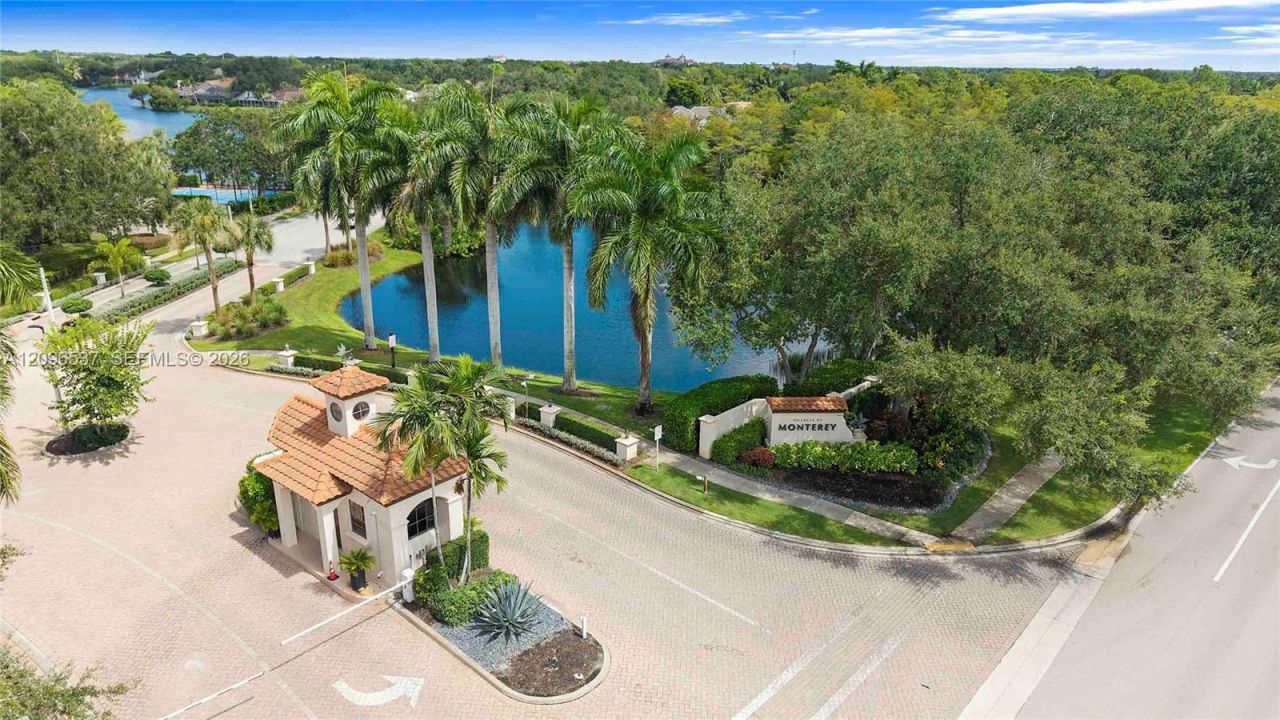 8033 San Vista Cir , Unit 12R, Naples, FL 34109 Photo