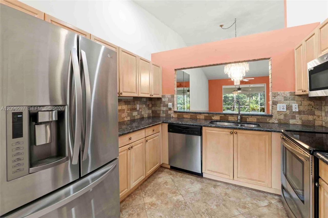 8033 San Vista Cir , Unit 12R, Naples, FL 34109 Photo