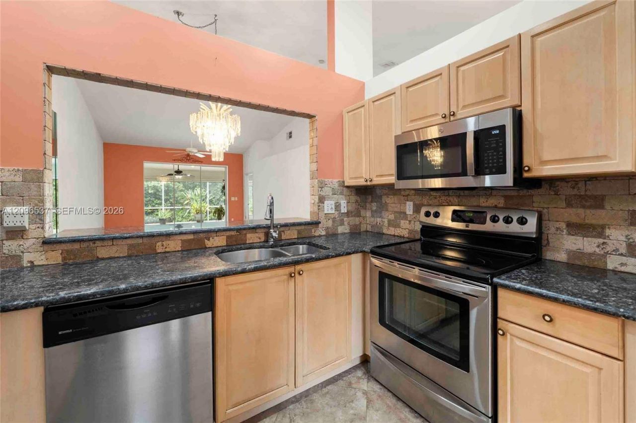 8033 San Vista Cir , Unit 12R, Naples, FL 34109 Photo