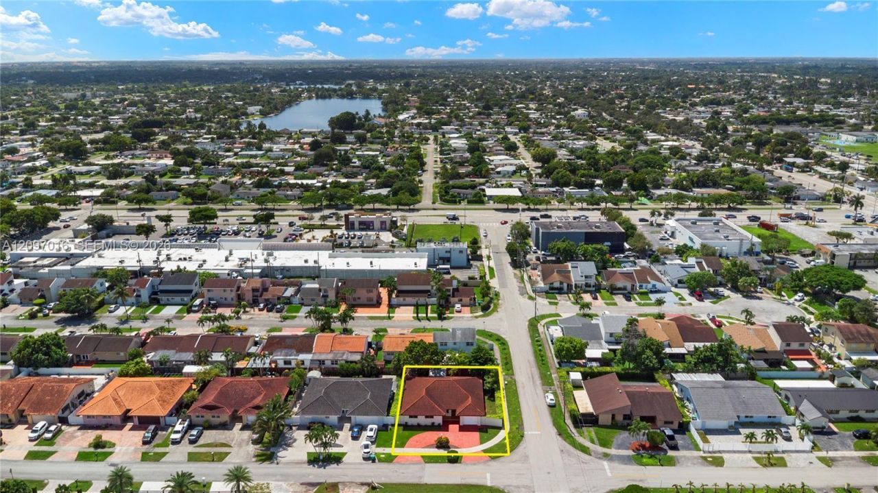 10980 SW 38th St , Miami, FL 33165 Photo