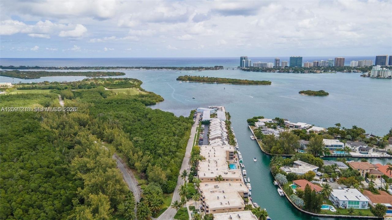 2500 NE 135th St, Unit A407, North Miami, FL 33181 Photo