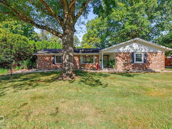540 Greensboro Avenue , Knightstown, IN 46148