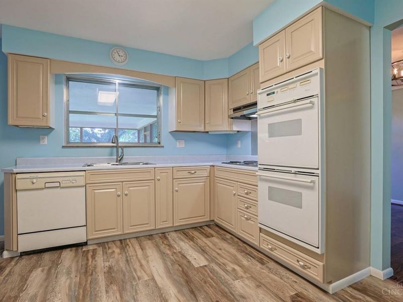 543 Compton Road, Wyoming, OH 45231 Photo 12