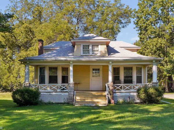 2415 Madison Avenue, Burlington, IA 52601