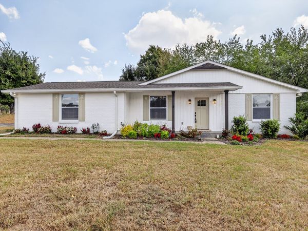 4893 Rainer Dr, Old Hickory, TN 37138