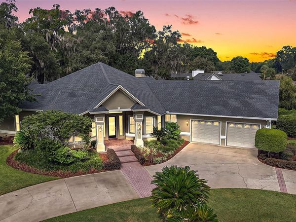 2220 SE MILL CREEK CIRCLE , OCALA, FL 34471