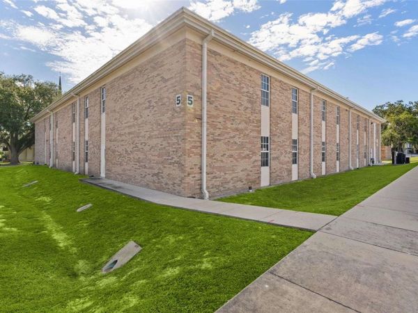 1019 W MAIN STREET, LEESBURG, FL 34748