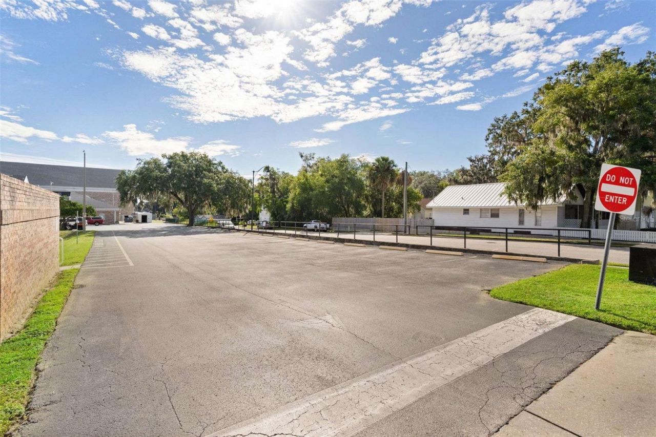 1019 W Main Street, Leesburg, FL 34748 Photo