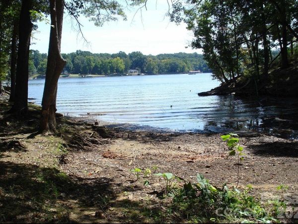 3201 Lake Pointe Drive , Belmont, NC 28012