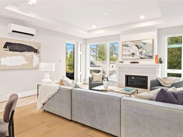 990 Doumac Ave, Unit #305, Saanich, BC V8Y 1M4