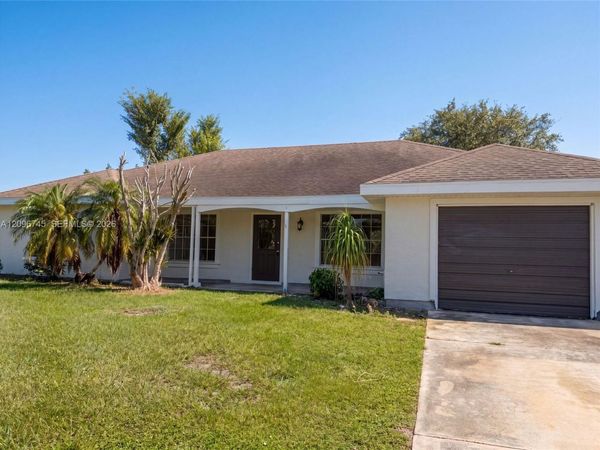 1832 SE Wexford Ct , Port St. Lucie, FL 34952
