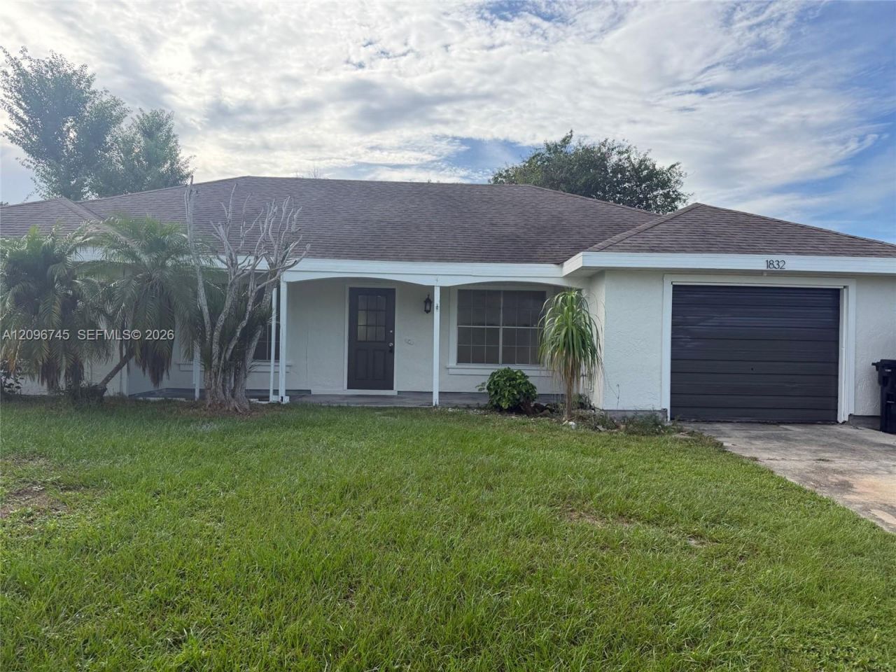 1832 SE Wexford Ct , Port Saint Lucie, FL 34952 Photo