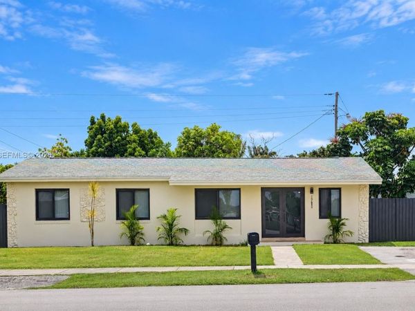 10680 SW 146th St , Miami, FL 33176