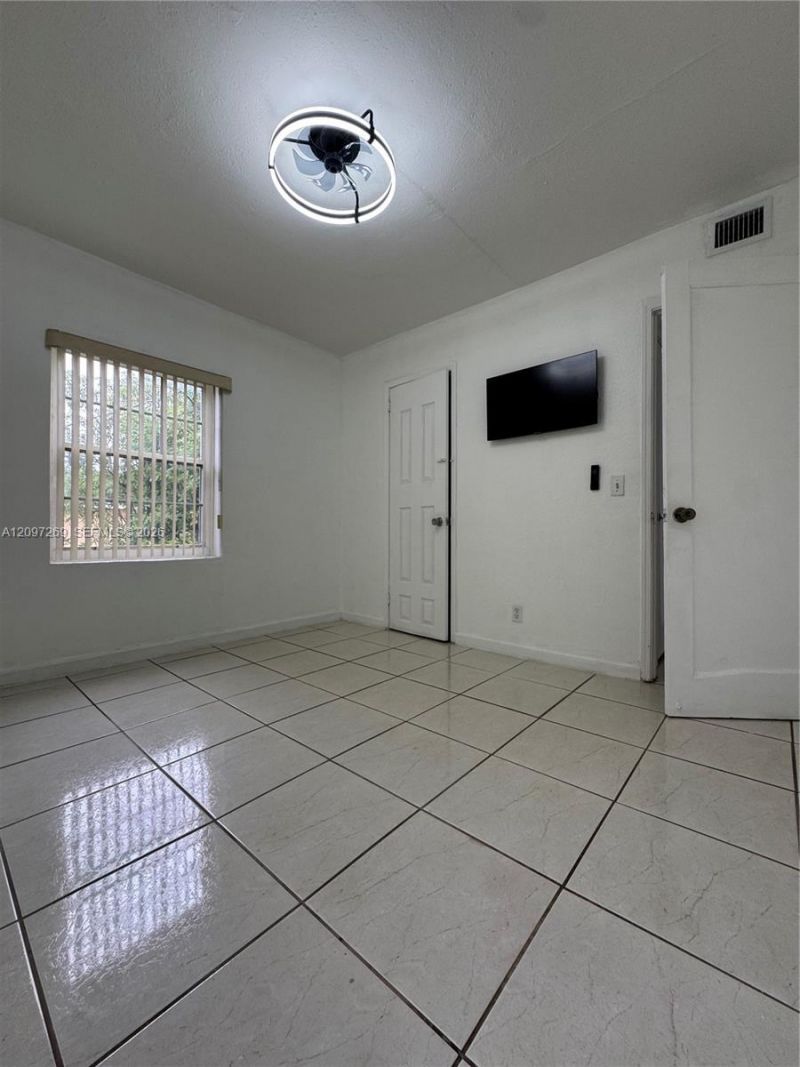 258 E 46th St, Hialeah, FL 33013 Photo