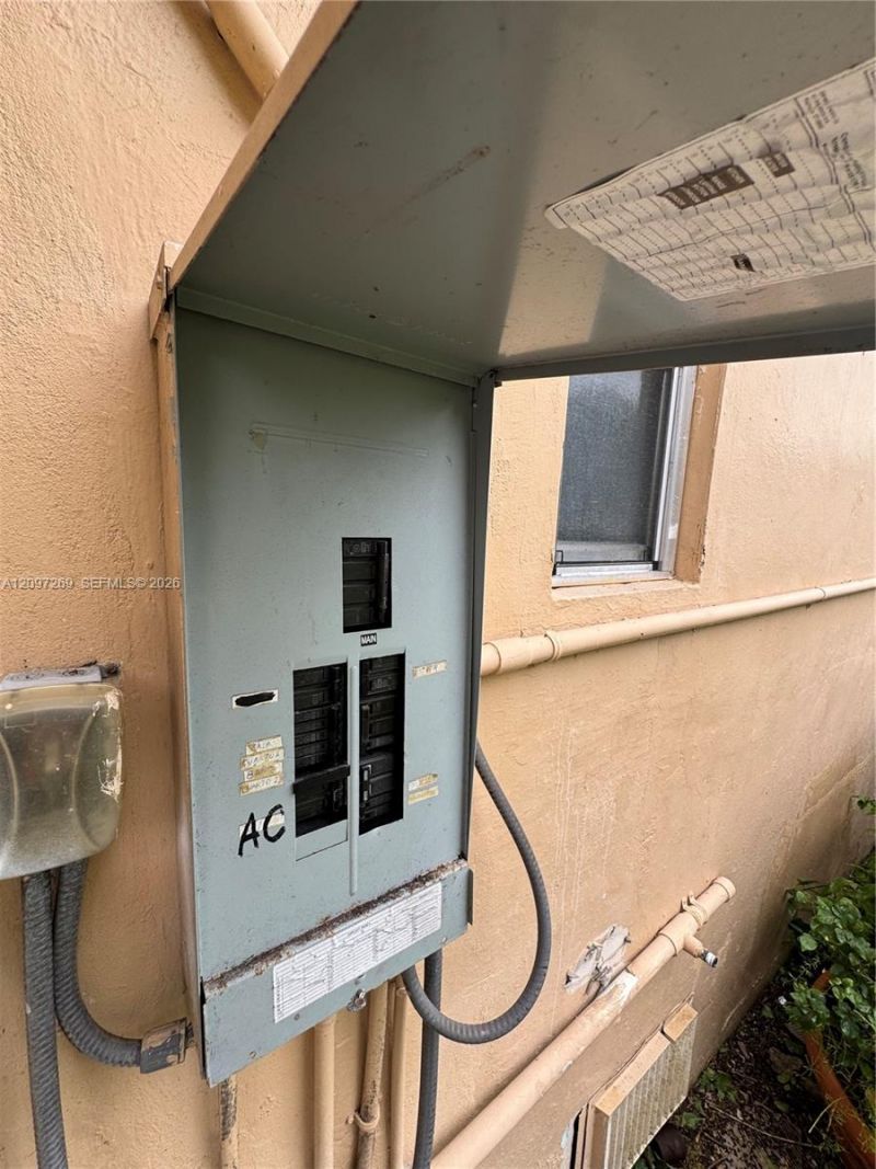 258 E 46th St, Hialeah, FL 33013 Photo
