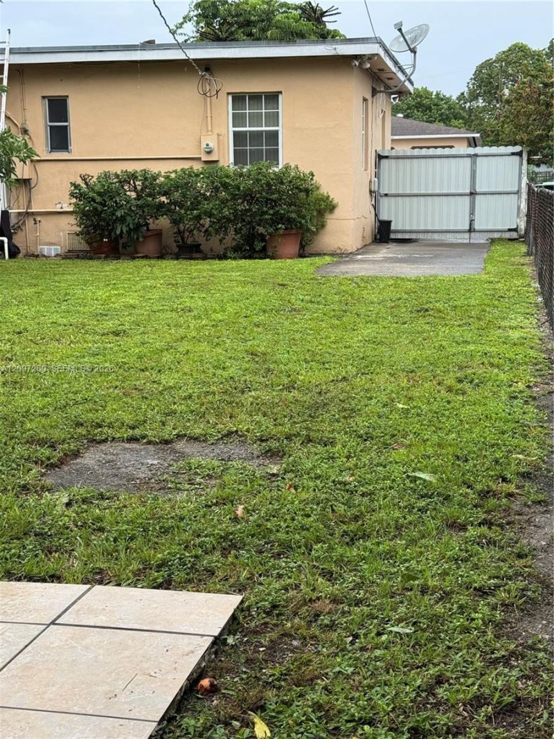 258 E 46th St, Hialeah, FL 33013 Photo