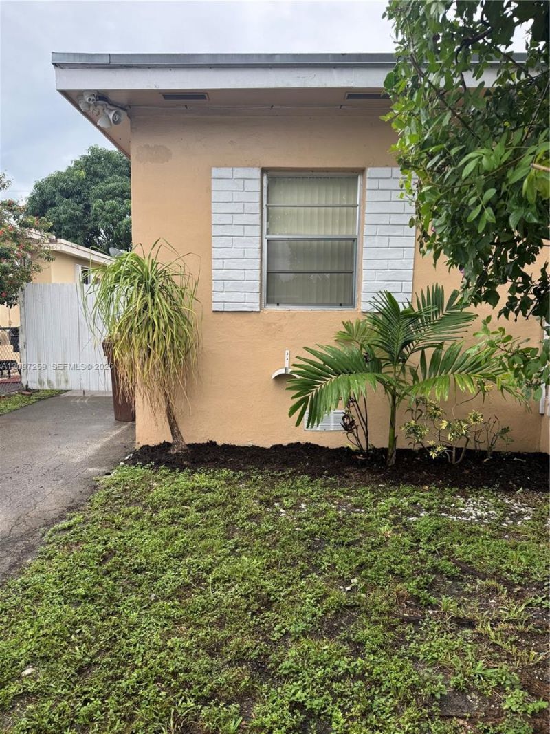 258 E 46th St, Hialeah, FL 33013 Photo