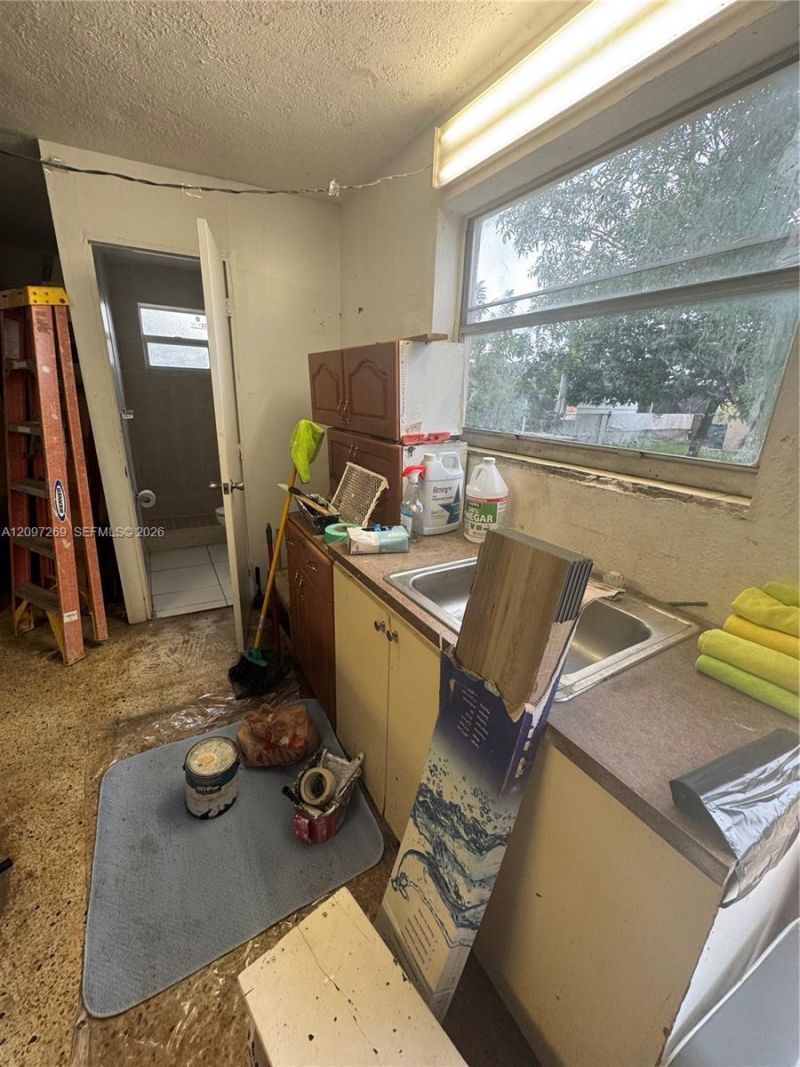 258 E 46th St, Hialeah, FL 33013 Photo