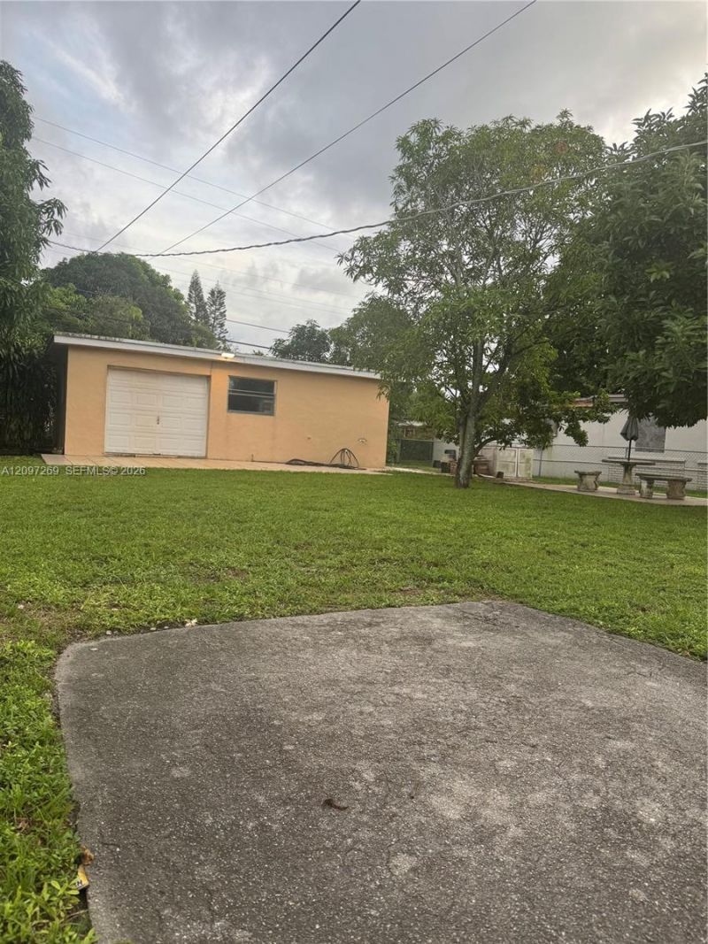 258 E 46th St, Hialeah, FL 33013 Photo