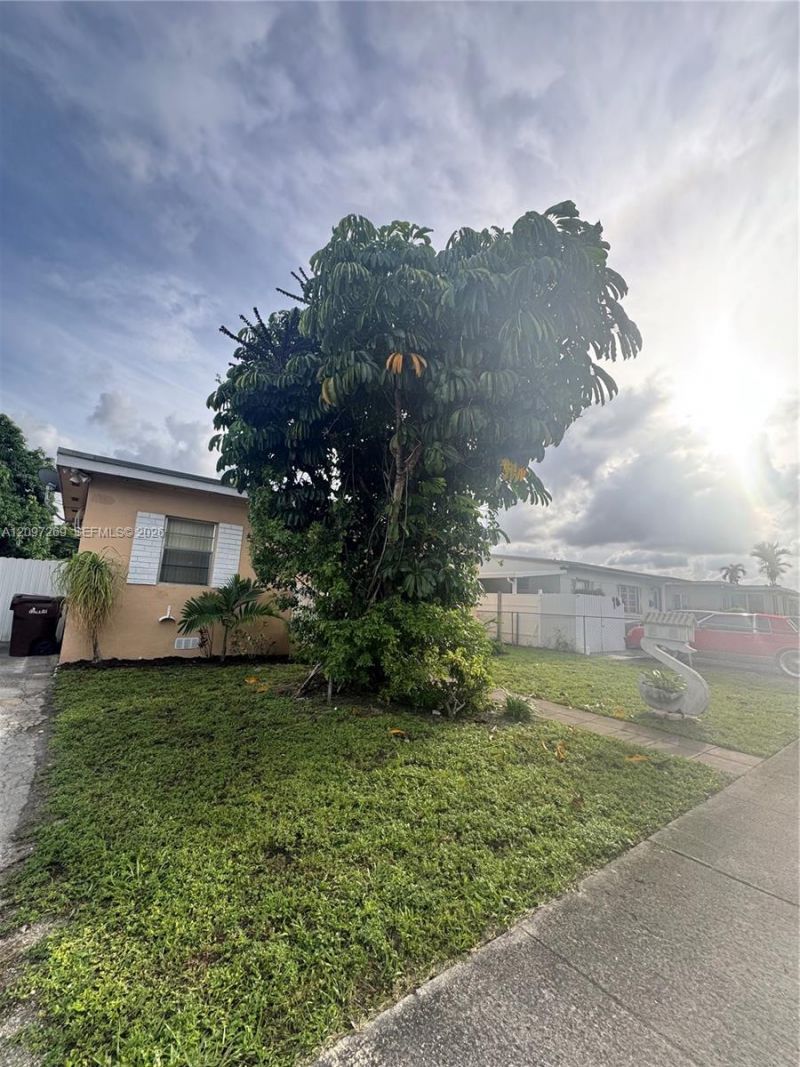 258 E 46th St, Hialeah, FL 33013 Photo