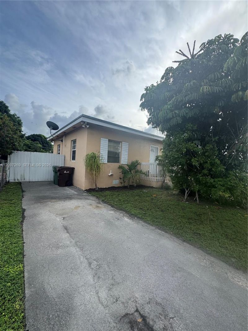 258 E 46th St, Hialeah, FL 33013 Photo