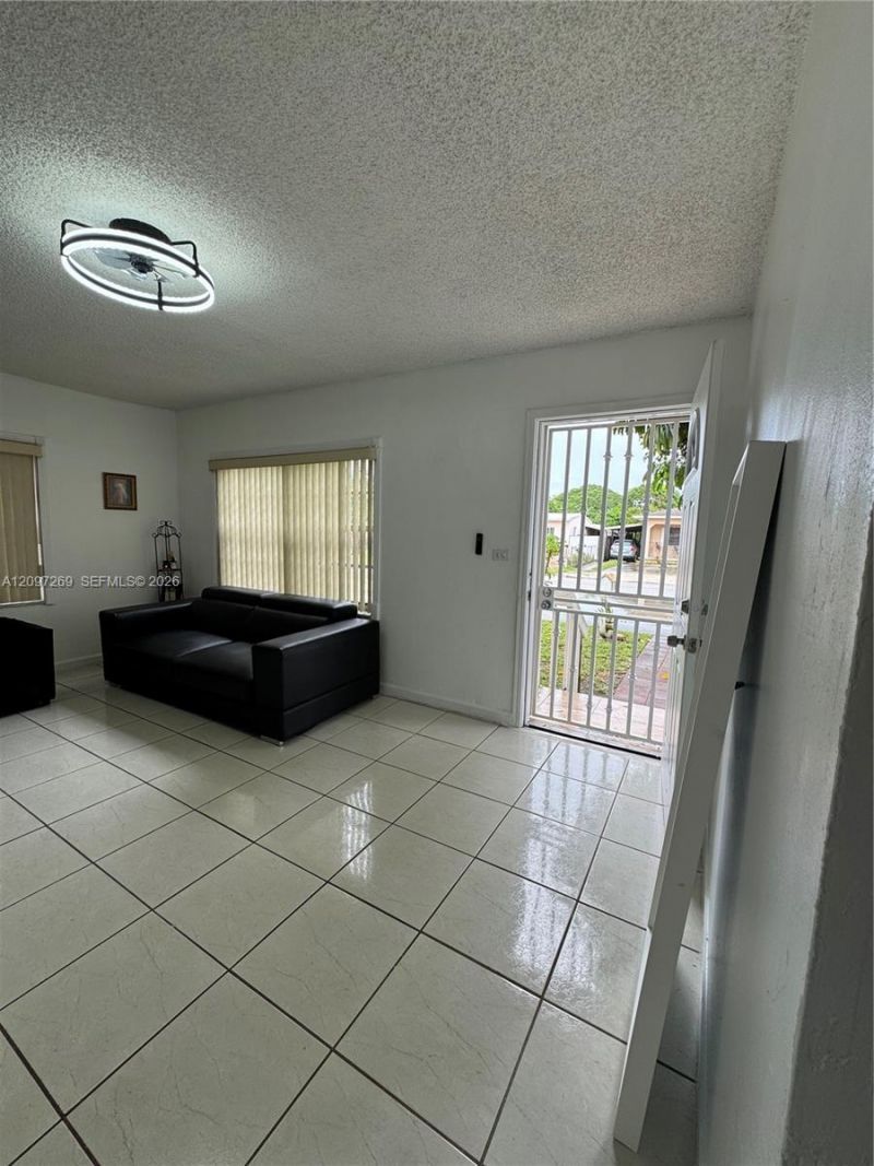 258 E 46th St, Hialeah, FL 33013 Photo