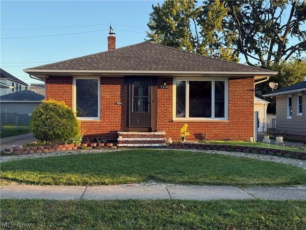3328 North Avenue , Parma, OH 44134