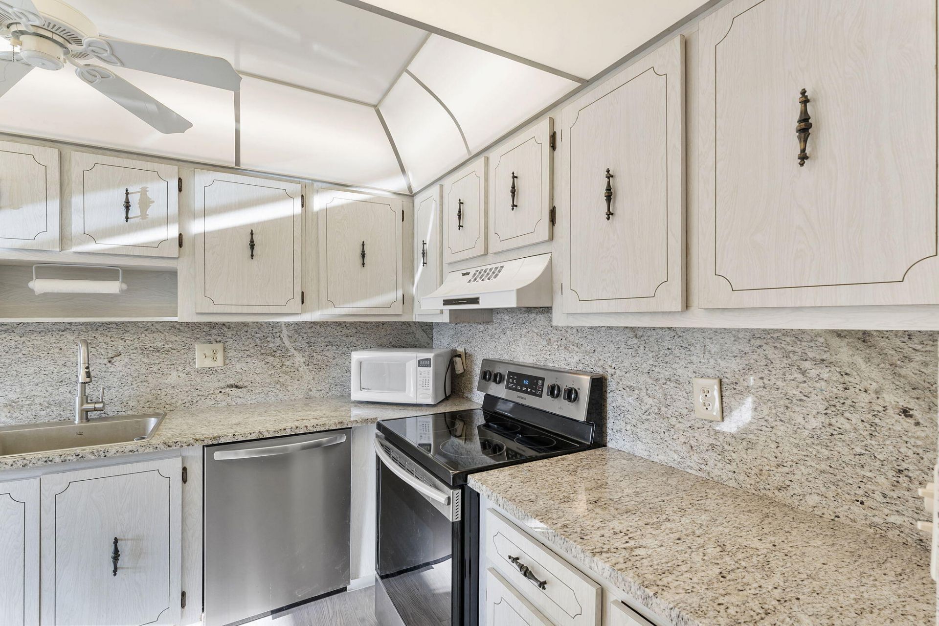 1050 Citrus Way, Unit 202, Delray Beach, FL 33445 Photo
