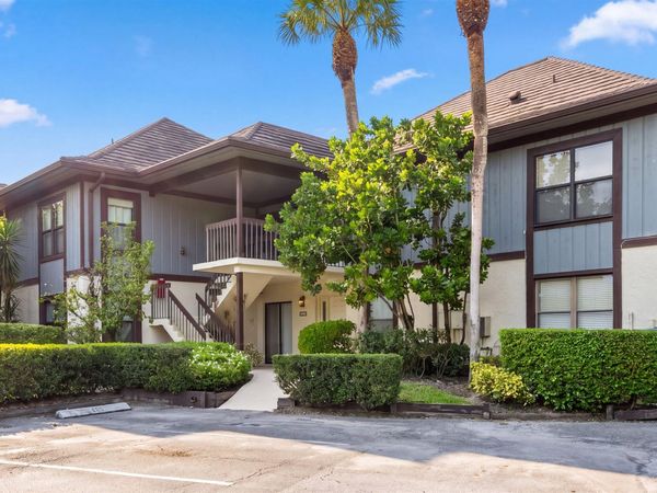 13329 Polo Club Road, Unit 105, Wellington, FL 33414