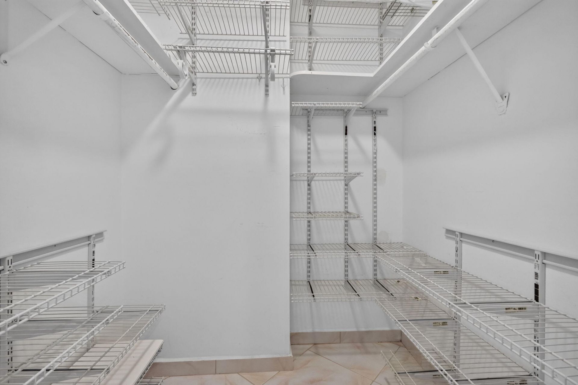3140 S Ocean Drive, Unit 410, Hallandale Beach, FL 33009 Photo