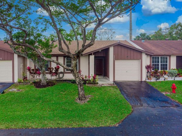 5300 BREADFRUIT Circle, Delray Beach, FL 33484