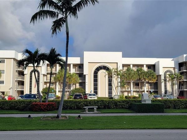 3525 S Ocean Boulevard, Unit 304, South Palm Beach, FL 33480
