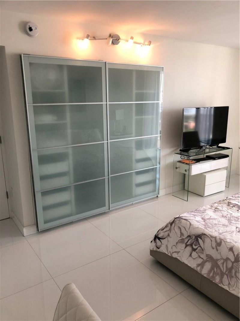 6423 Collins Avenue, Unit 1501, Miami Beach, FL 33141 Photo