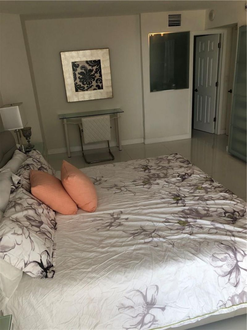 6423 Collins Avenue, Unit 1501, Miami Beach, FL 33141 Photo
