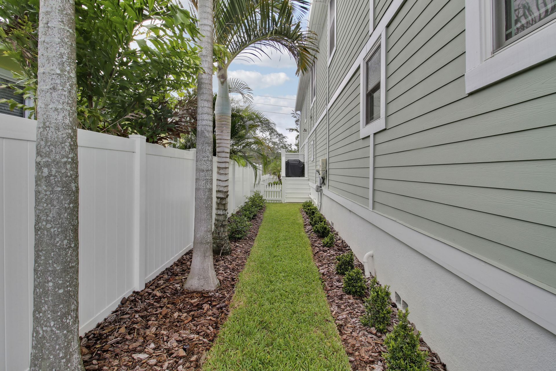 9172 SE Apollo Street, Hobe Sound, FL 33455 Photo