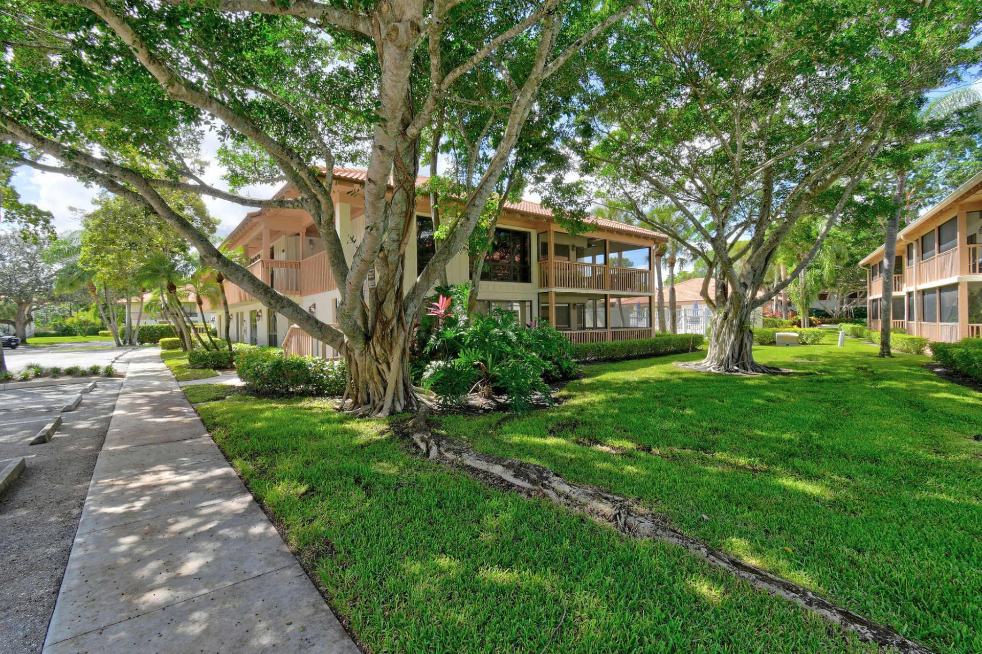 407 Brackenwood Lane S, Palm Beach Gardens, FL 33418 Photo