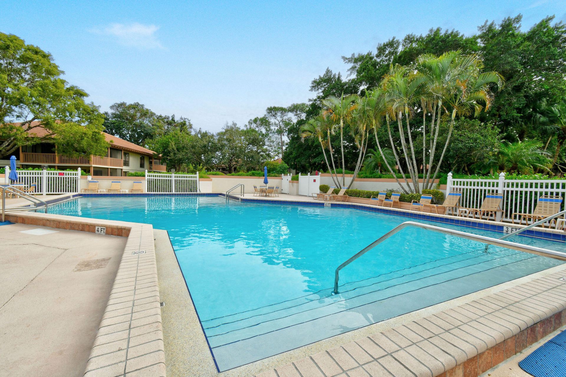 407 Brackenwood Lane S, Palm Beach Gardens, FL 33418 Photo