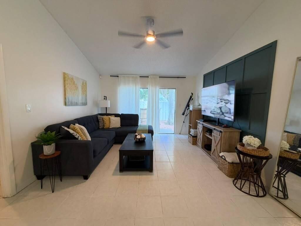 1437 Royal Forest Court, West Palm Beach, FL 33406 Photo
