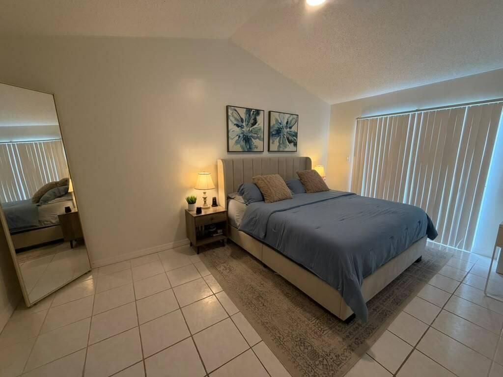 1437 Royal Forest Court, West Palm Beach, FL 33406 Photo