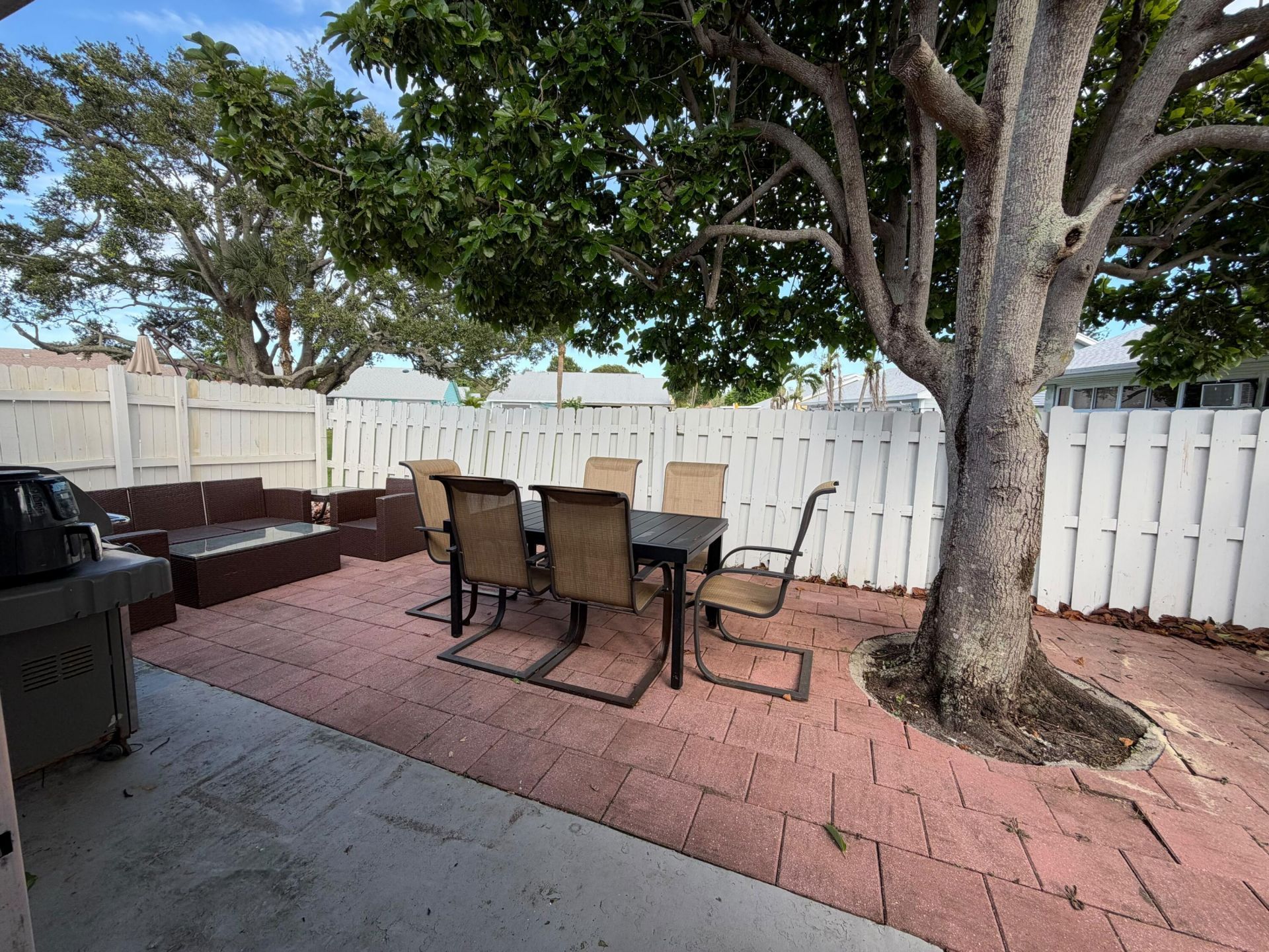 1437 Royal Forest Court, West Palm Beach, FL 33406 Photo