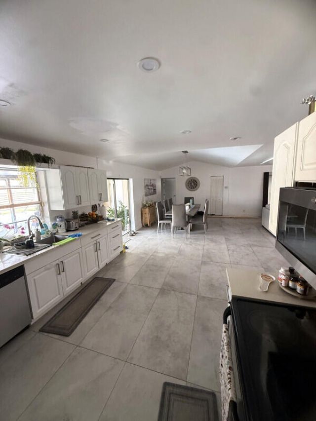 501 NW 98th Avenue, Pembroke Pines, FL 33024 Photo