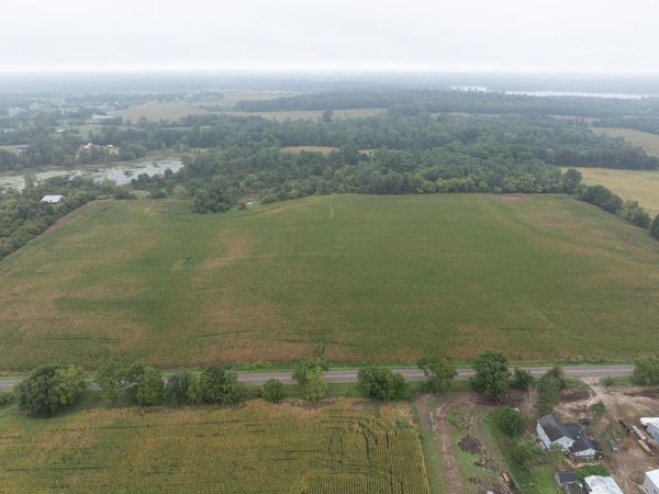1300 E Bear Lake Road, Hillsdale, MI 49242