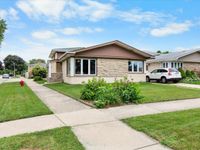 8233 W Maple Avenue, Norridge, IL 60706 primary photo