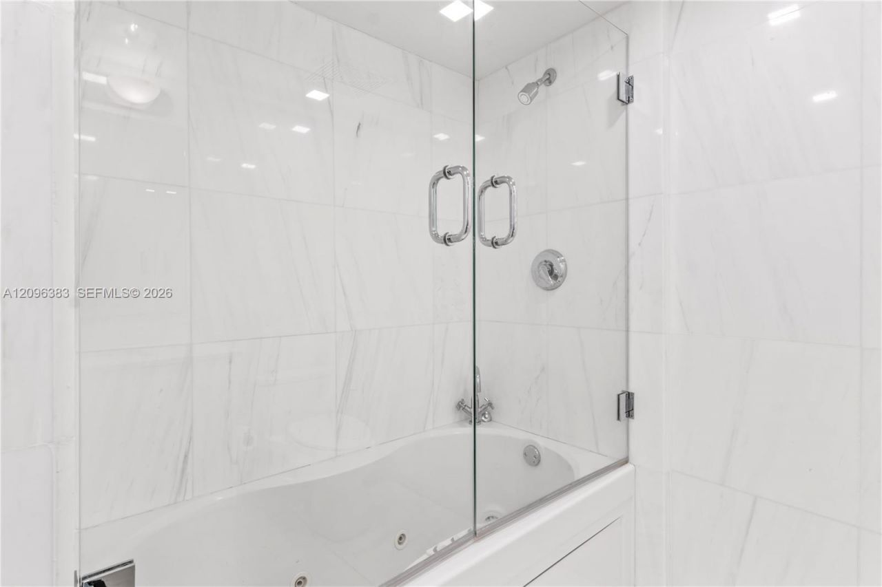 2101 Brickell Ave, Unit 1206, Miami, FL 33129 Photo